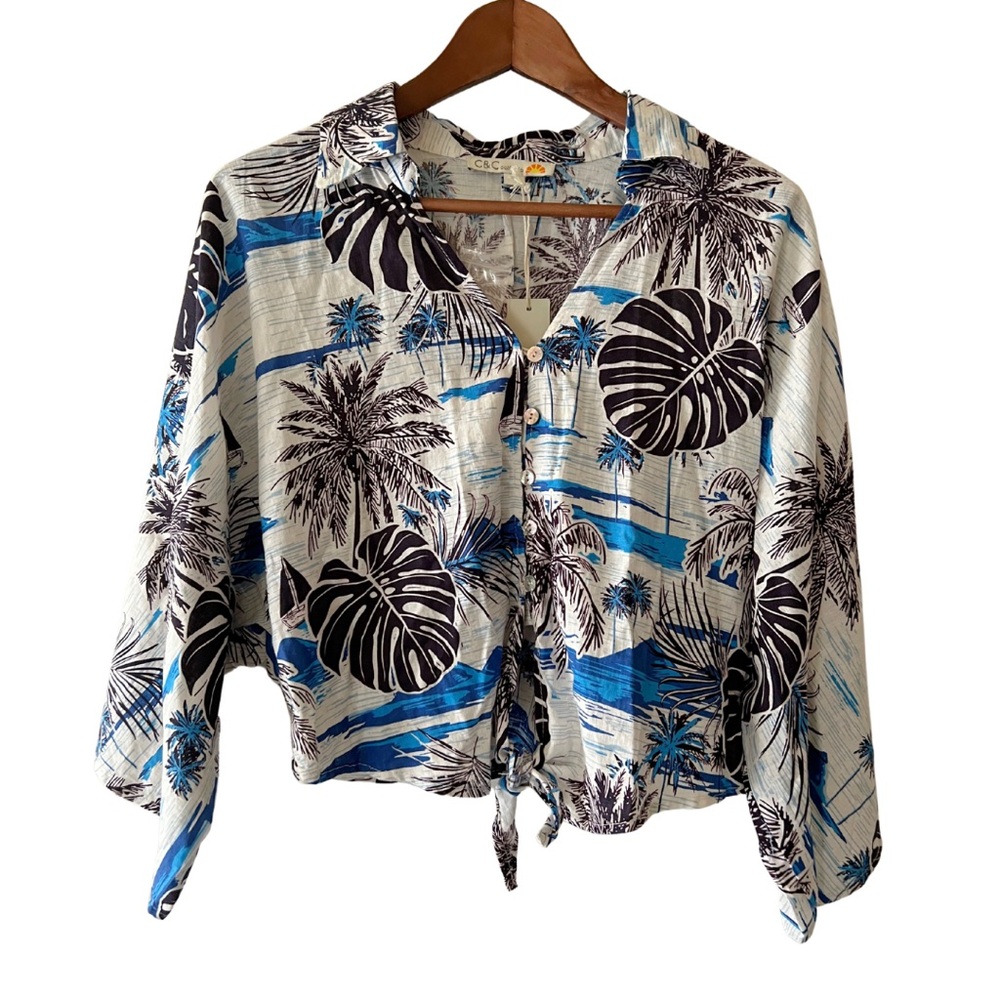 C&C California Women’s White & Blue Tropical Print Crop Button Up Top